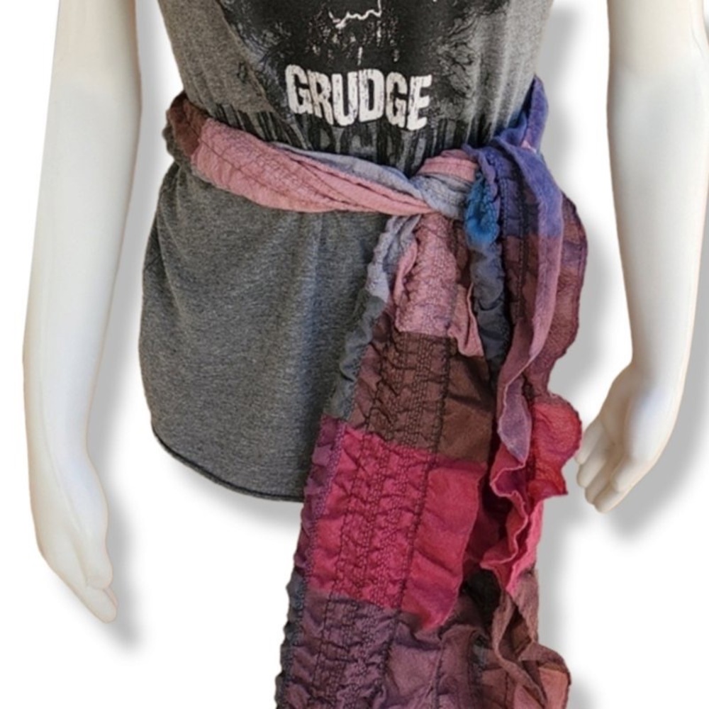 Gray Graphic Tee with Multicolor Scarf